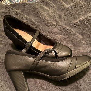 Clarks Unstructured Mary Jane Heels size 8